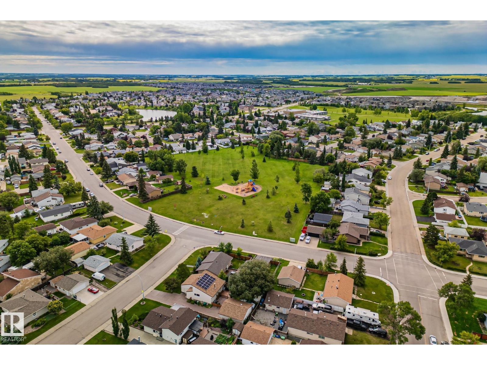 Photo 44 of 4303 35 Av, Leduc AB