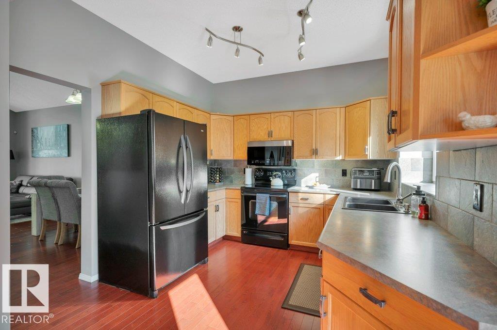 Photo 10 of 17 Catalina Dr, Sherwood Park AB