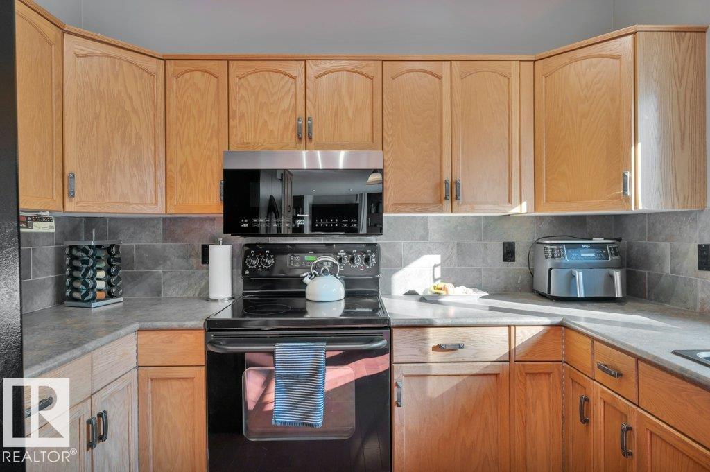 Photo 11 of 17 Catalina Dr, Sherwood Park AB