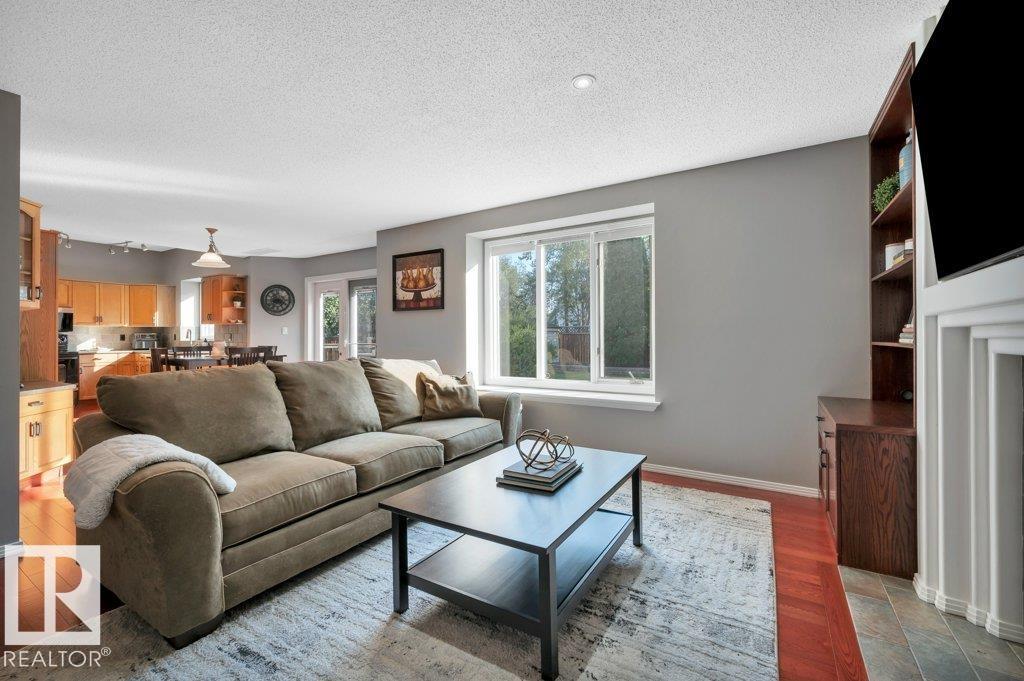 Photo 18 of 17 Catalina Dr, Sherwood Park AB