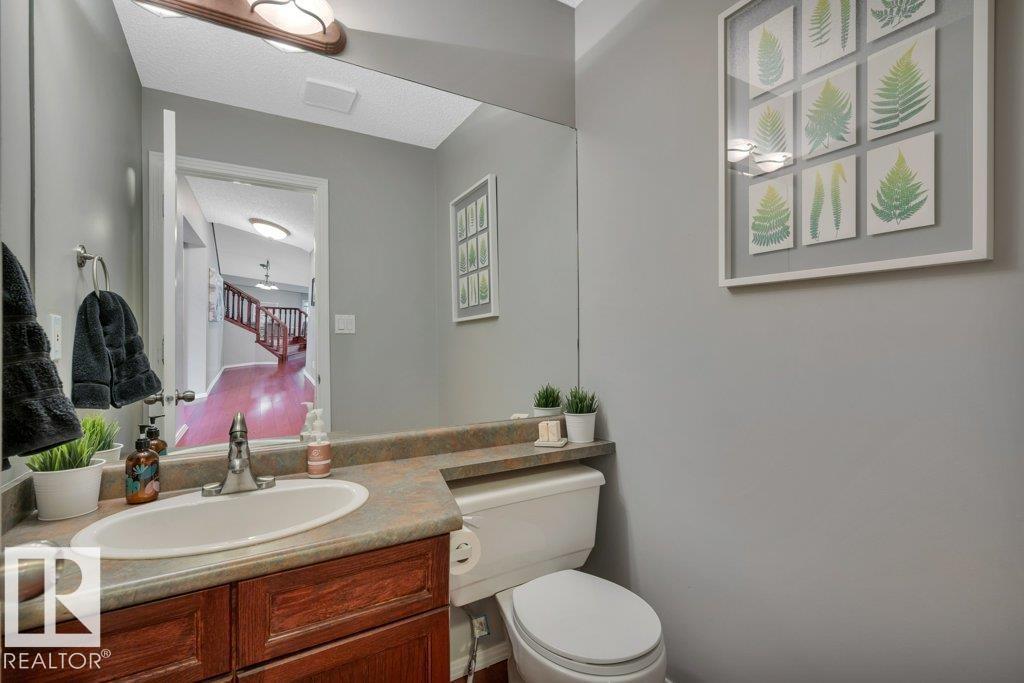 Photo 19 of 17 Catalina Dr, Sherwood Park AB