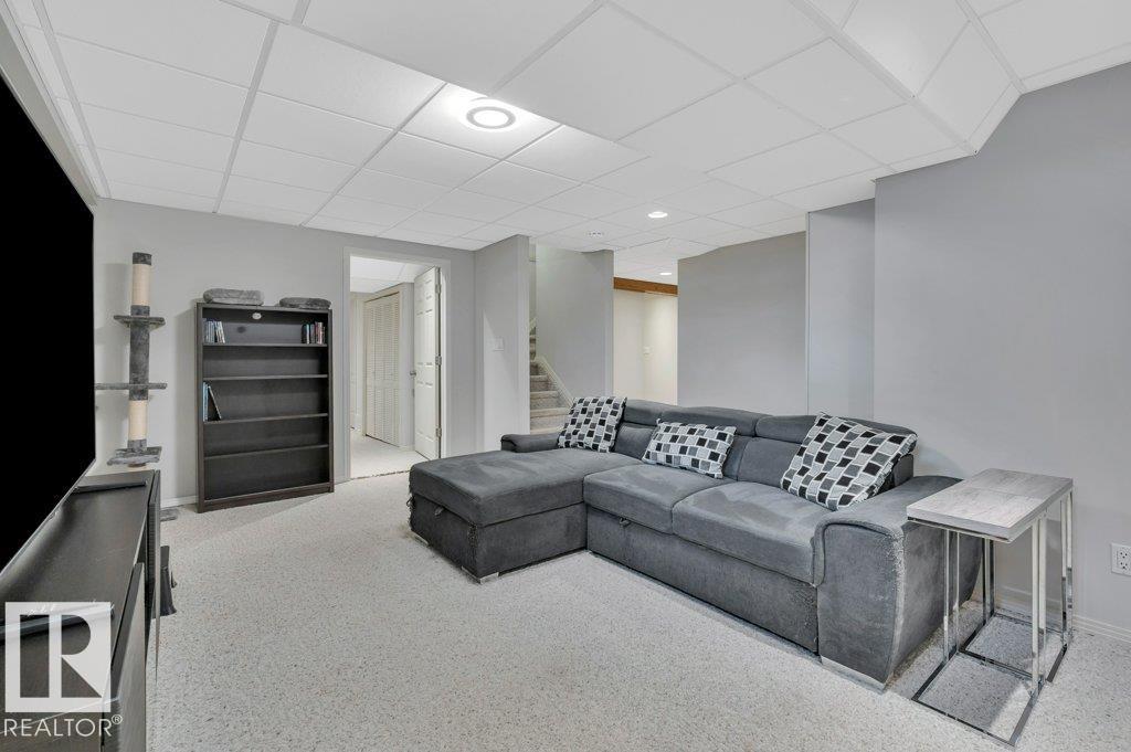Photo 35 of 17 Catalina Dr, Sherwood Park AB