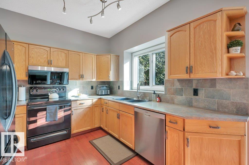 Photo 9 of 17 Catalina Dr, Sherwood Park AB