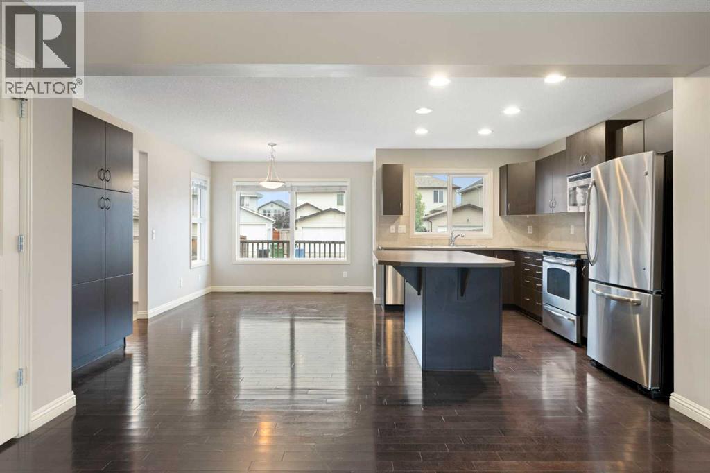 Photo 10 of 221 Prestwick Terrace Se, Calgary AB