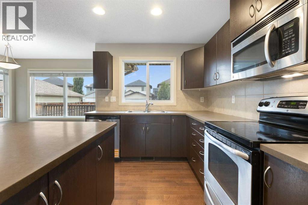 Photo 12 of 221 Prestwick Terrace Se, Calgary AB