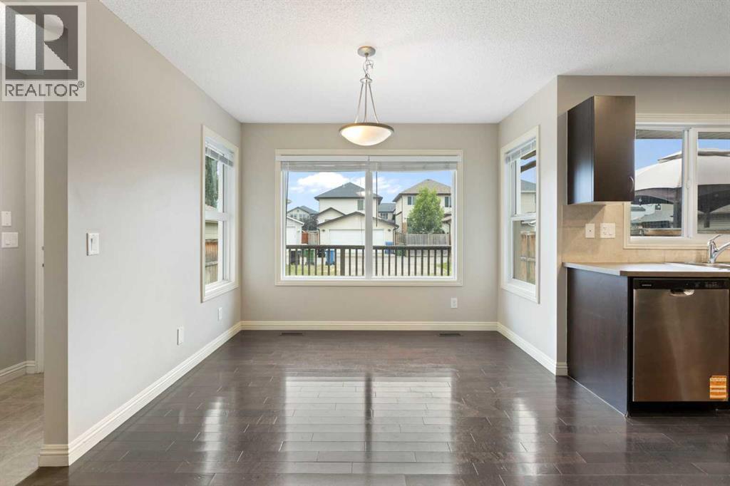 Photo 19 of 221 Prestwick Terrace Se, Calgary AB