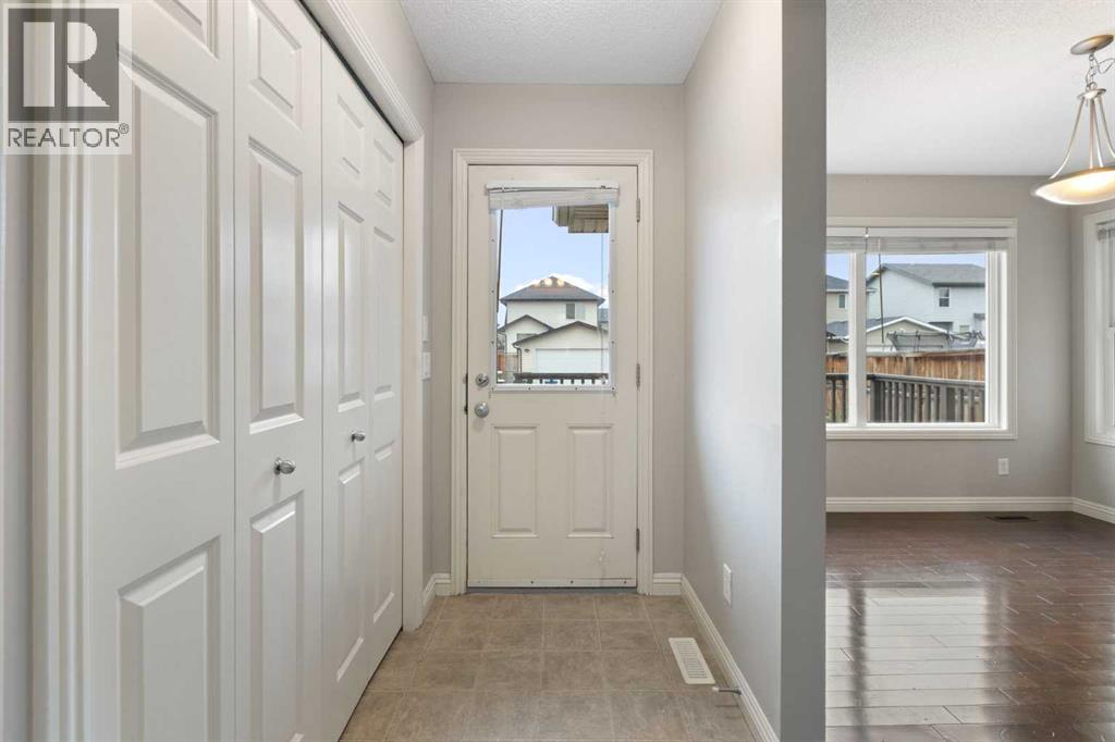 Photo 22 of 221 Prestwick Terrace Se, Calgary AB