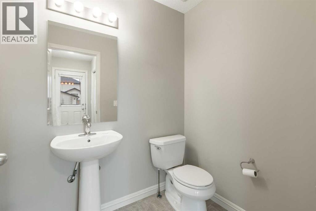 Photo 23 of 221 Prestwick Terrace Se, Calgary AB