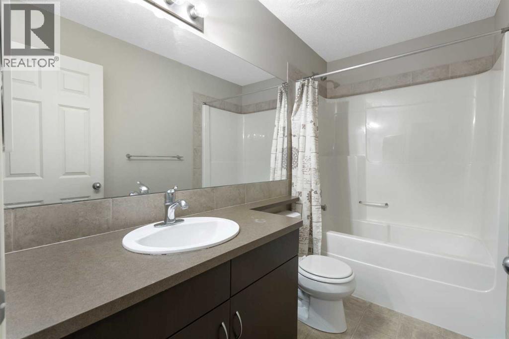 Photo 28 of 221 Prestwick Terrace Se, Calgary AB