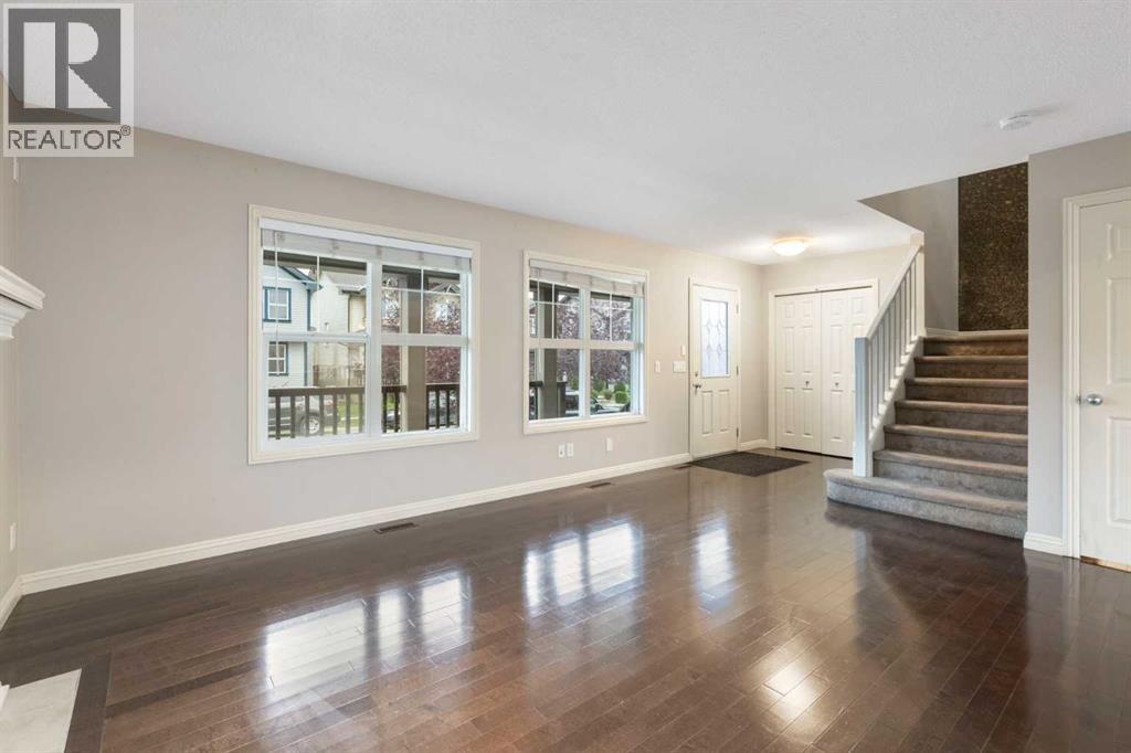 Photo 8 of 221 Prestwick Terrace Se, Calgary AB