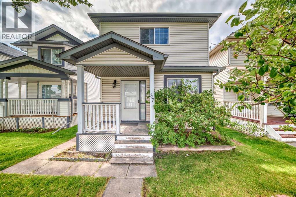 Photo 4 of 37 Martinbrook Link Ne, Calgary AB