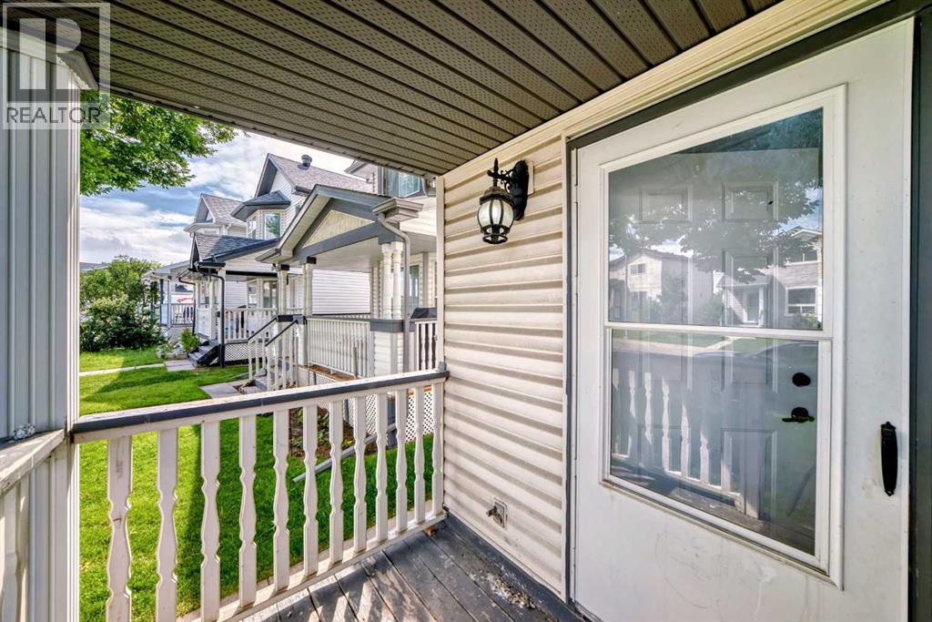 Photo 5 of 37 Martinbrook Link Ne, Calgary AB