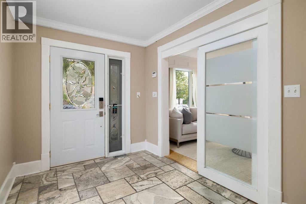 Photo 11 of 408 22 Avenue Ne, Calgary AB