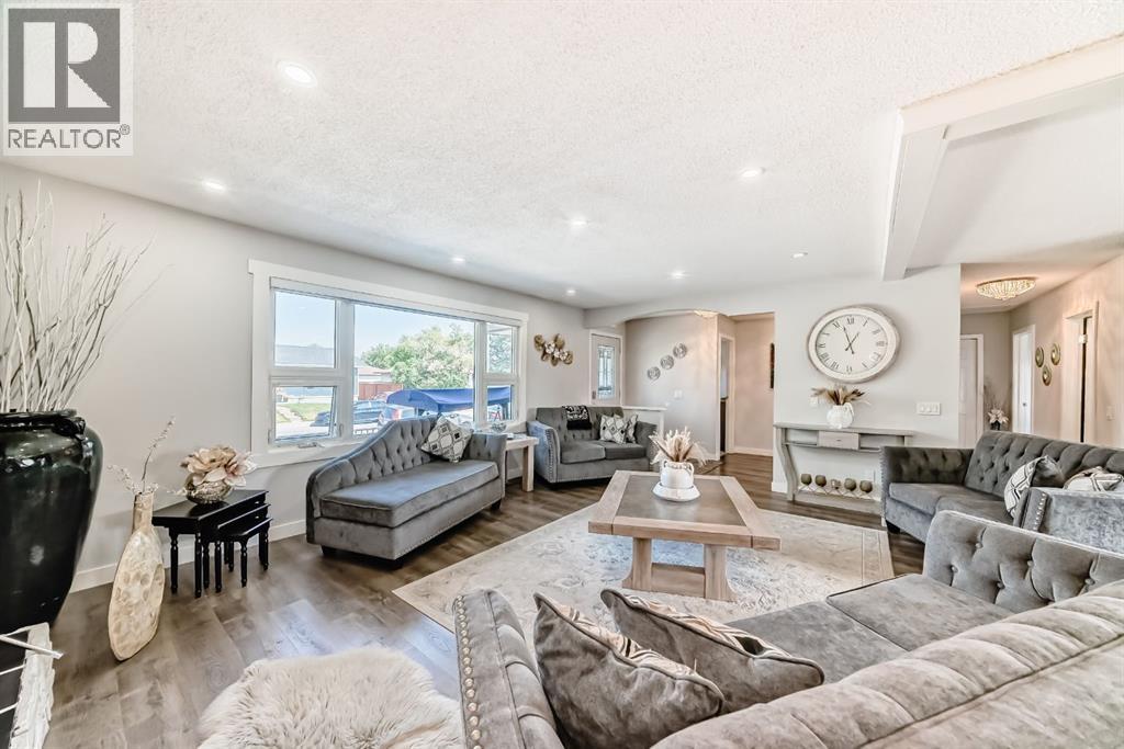 Photo 16 of 5107 Rundleview Road Ne, Calgary AB