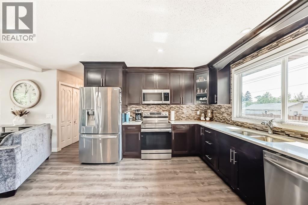 Photo 9 of 5107 Rundleview Road Ne, Calgary AB