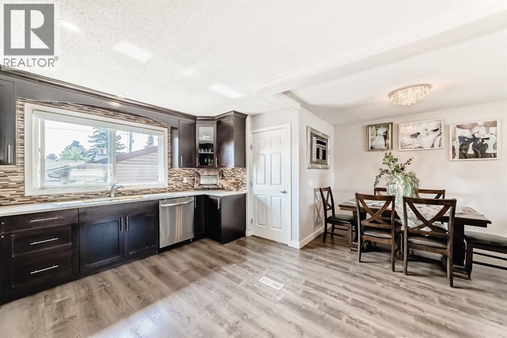 Photo 6 of 5107 Rundleview Road Ne, Calgary AB