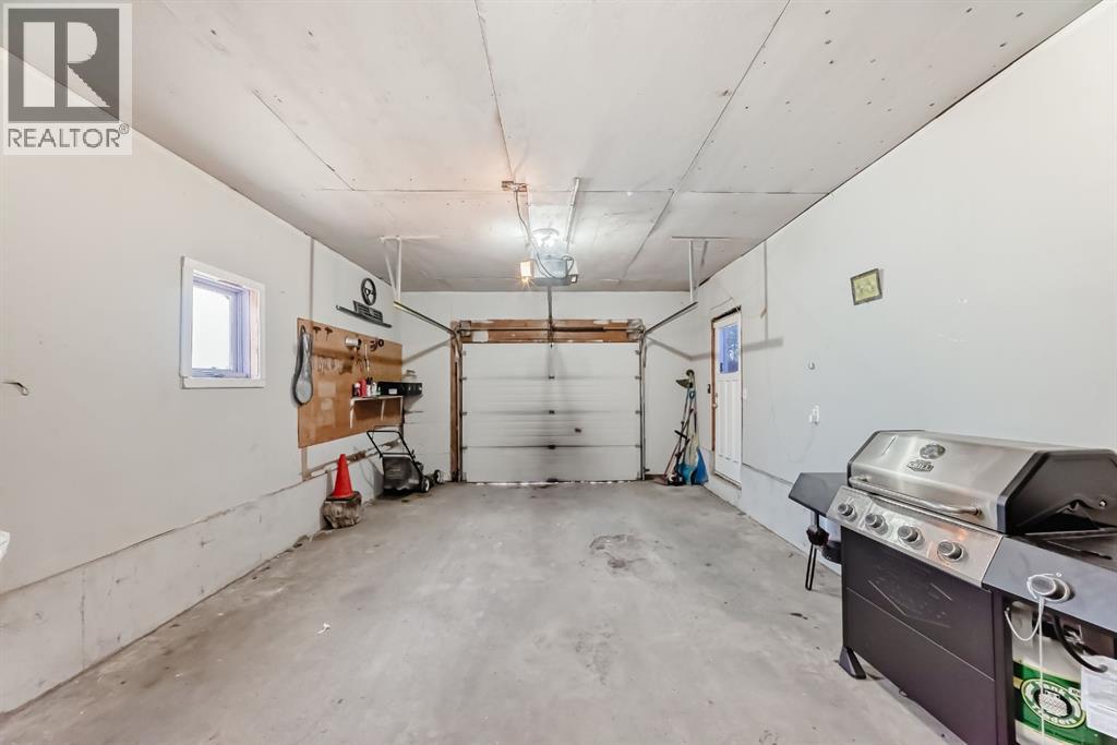 Photo 40 of 5107 Rundleview Road Ne, Calgary AB