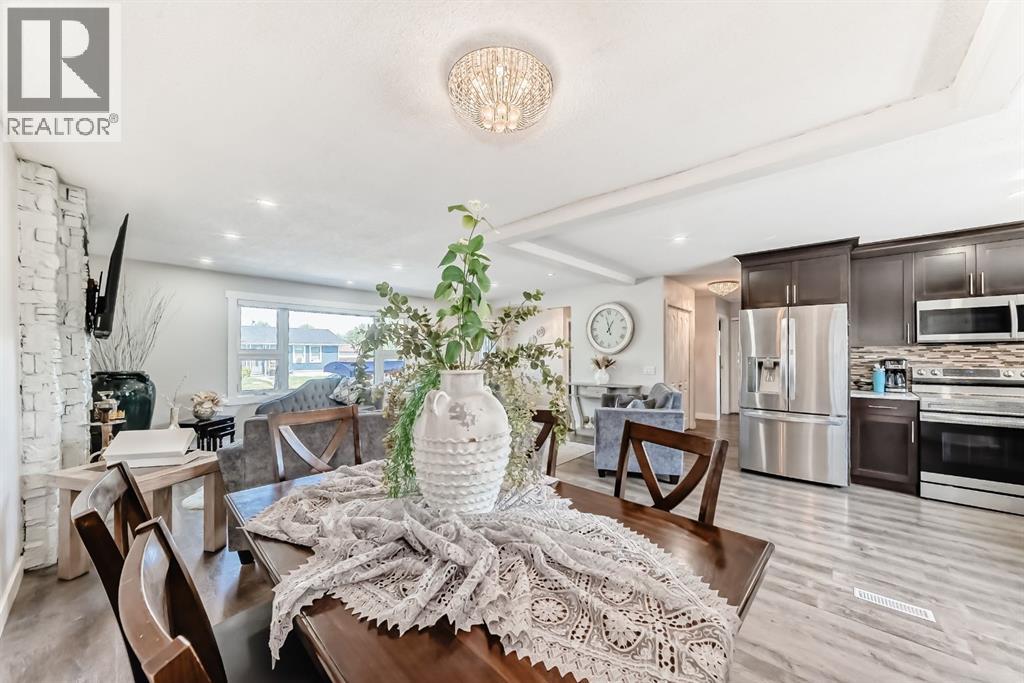 Photo 12 of 5107 Rundleview Road Ne, Calgary AB