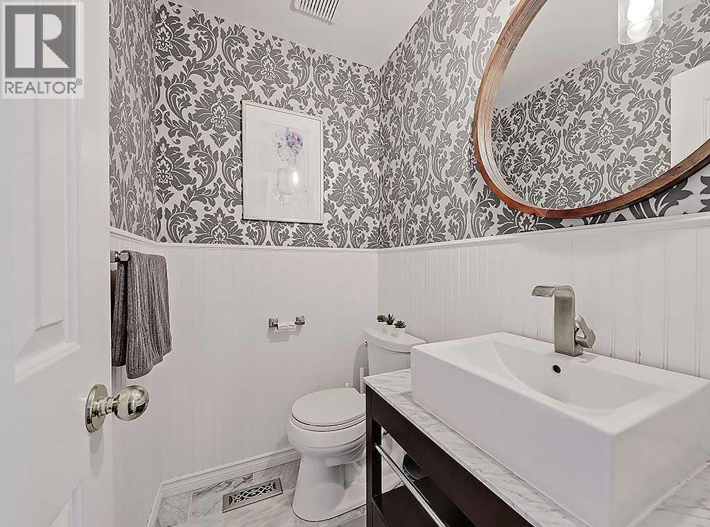 Photo 19 of 169 Woodpark Court Sw, Calgary AB