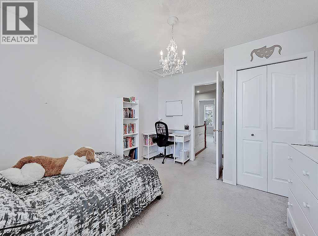 Photo 37 of 169 Woodpark Court Sw, Calgary AB