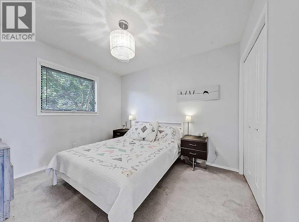 Photo 34 of 169 Woodpark Court Sw, Calgary AB