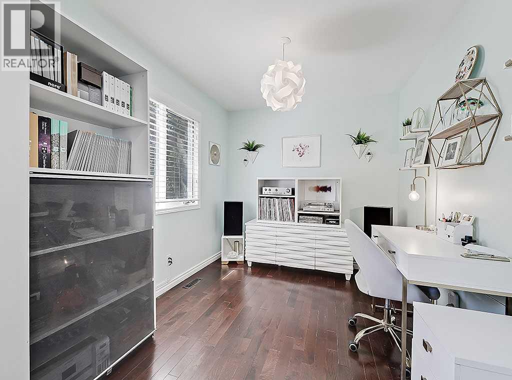 Photo 17 of 169 Woodpark Court Sw, Calgary AB