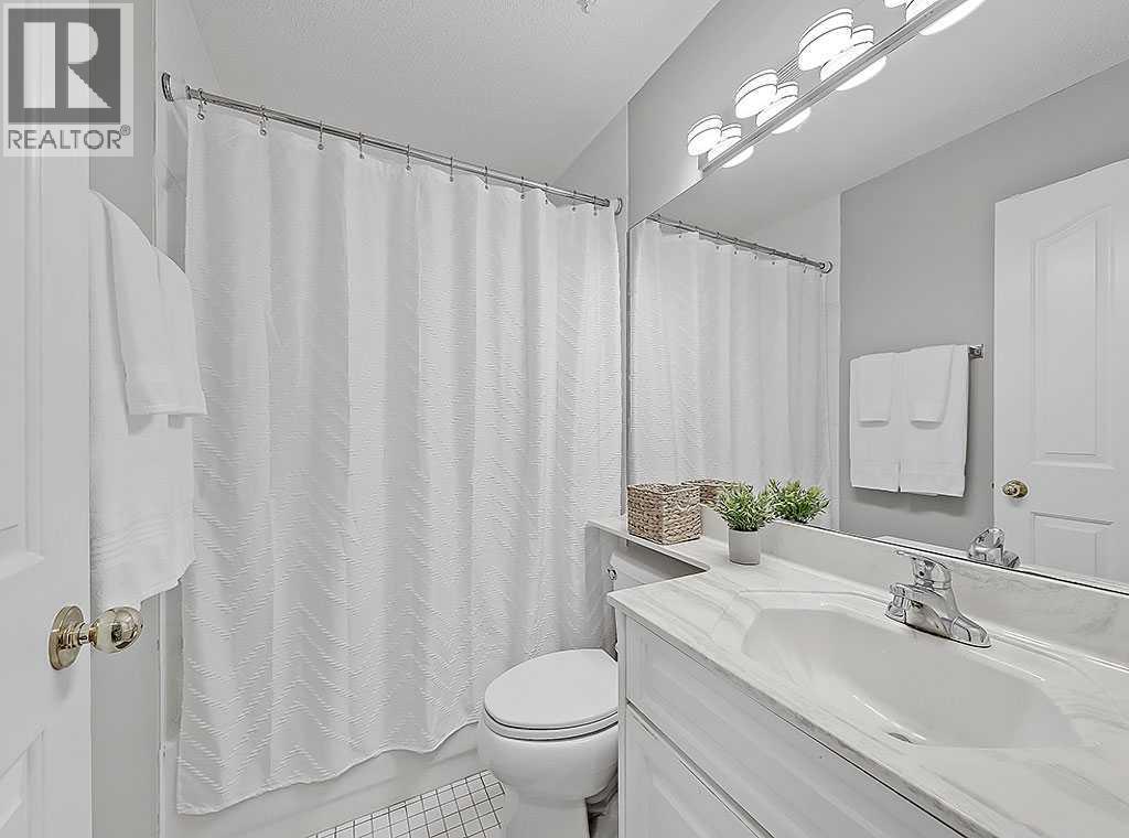 Photo 33 of 169 Woodpark Court Sw, Calgary AB