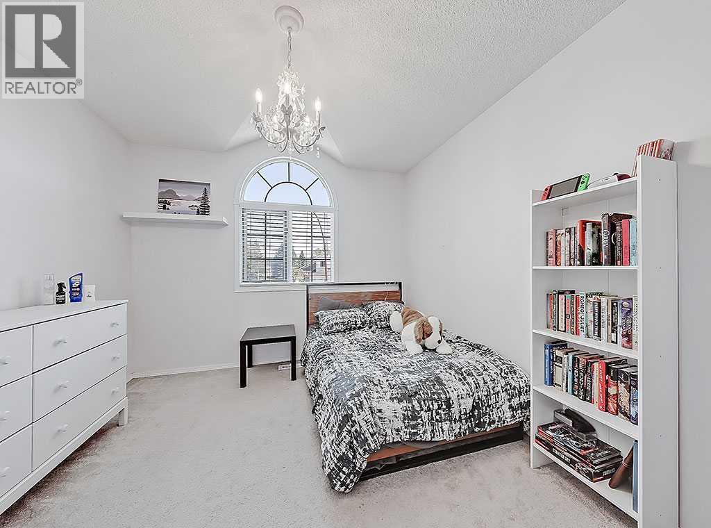 Photo 36 of 169 Woodpark Court Sw, Calgary AB