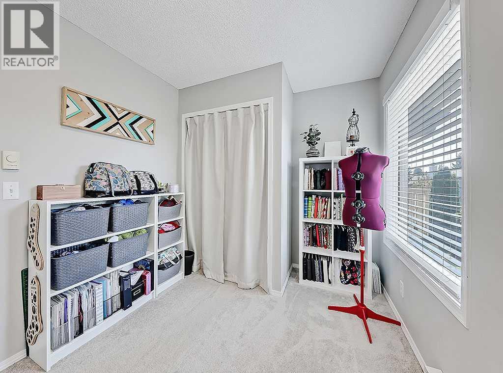 Photo 32 of 169 Woodpark Court Sw, Calgary AB