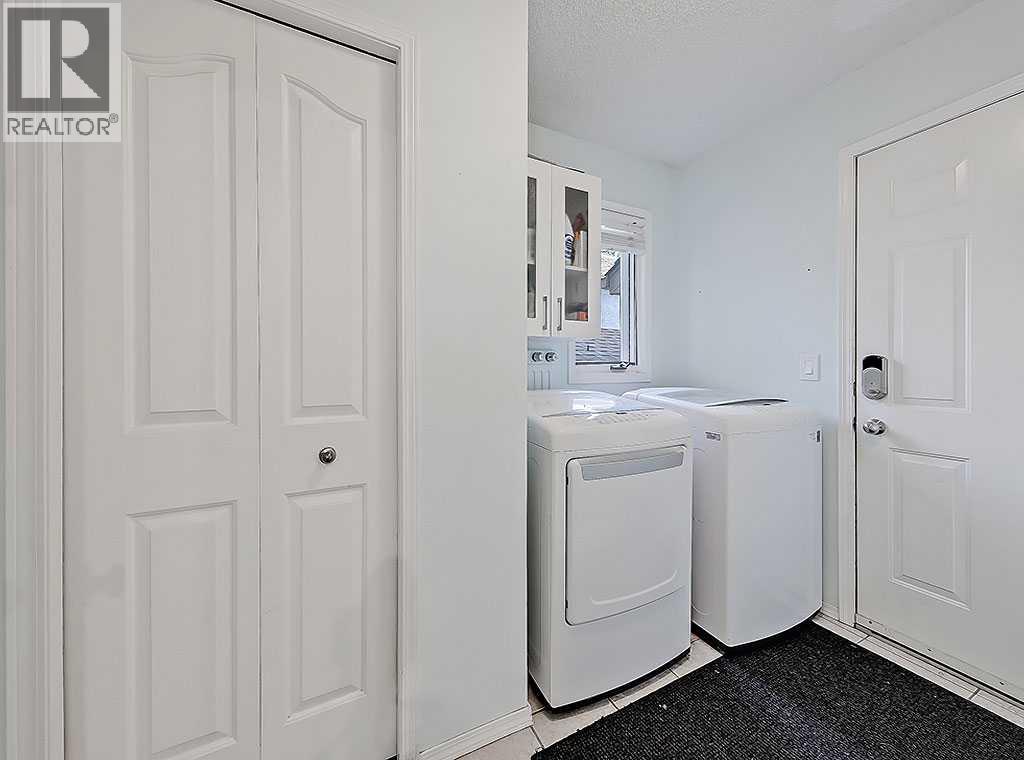 Photo 20 of 169 Woodpark Court Sw, Calgary AB
