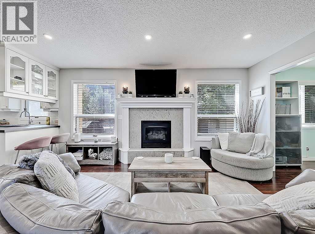 Photo 6 of 169 Woodpark Court Sw, Calgary AB