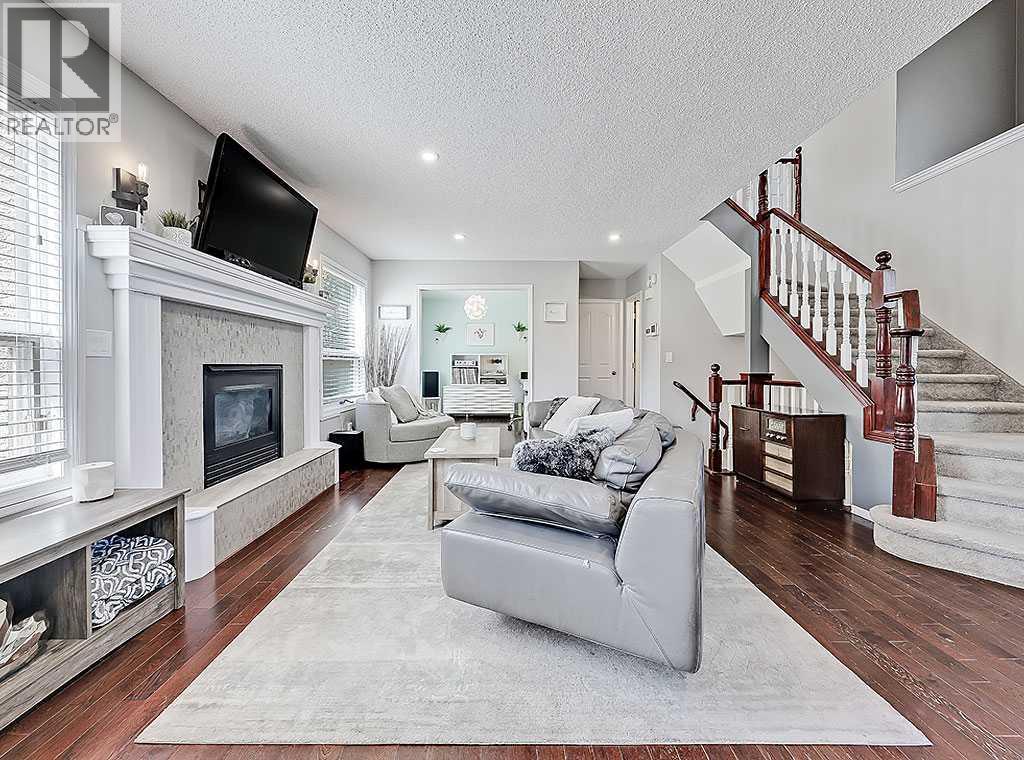 Photo 9 of 169 Woodpark Court Sw, Calgary AB