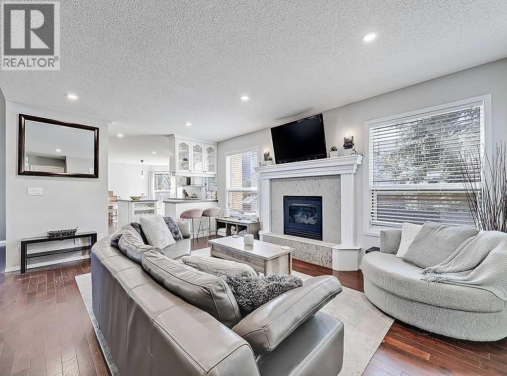 Photo 7 of 169 Woodpark Court Sw, Calgary AB