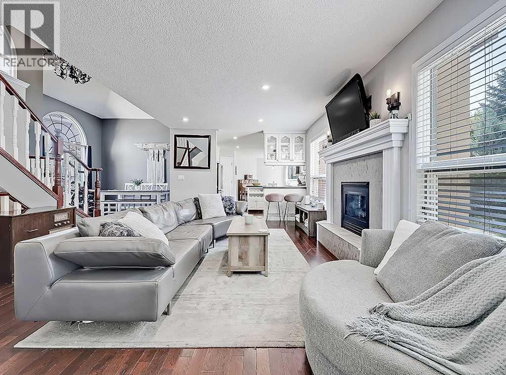 Photo 8 of 169 Woodpark Court Sw, Calgary AB