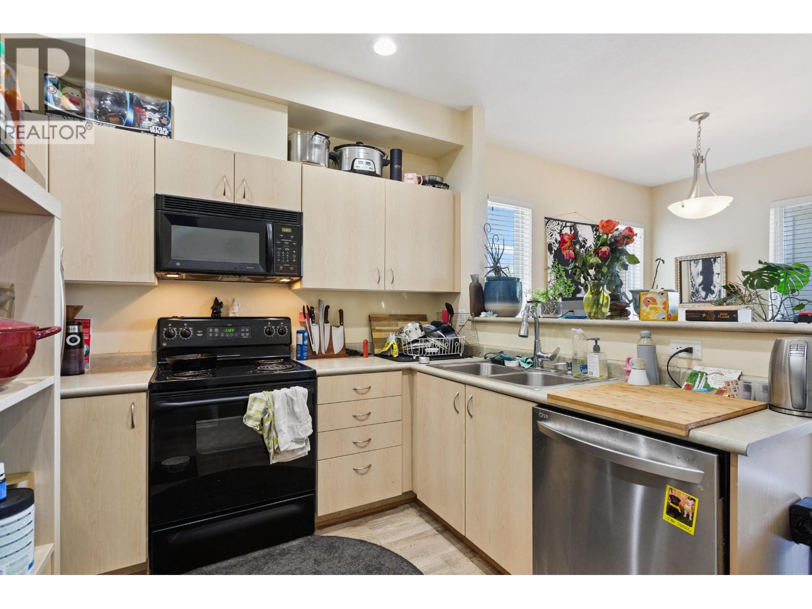 Photo 5 of 4 160 Pembina Street, New Westminster BC