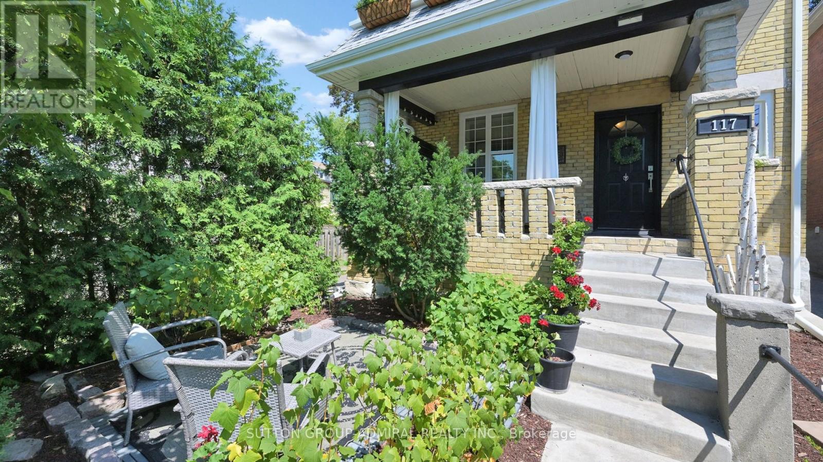 Photo 2 of 117 Bellhaven Road, Toronto ON