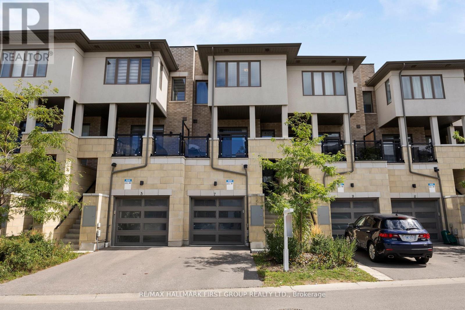 Photo 1 of 79 7 Shawfield Way, Whitby ON