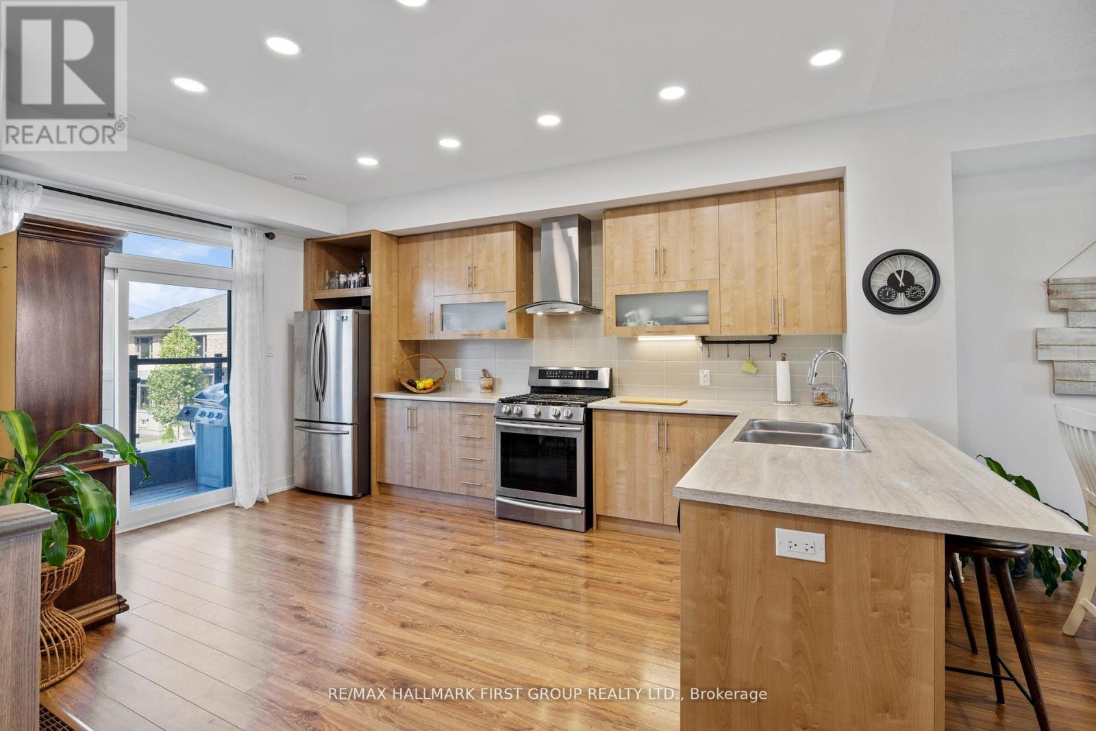 Photo 12 of 79 7 Shawfield Way, Whitby ON