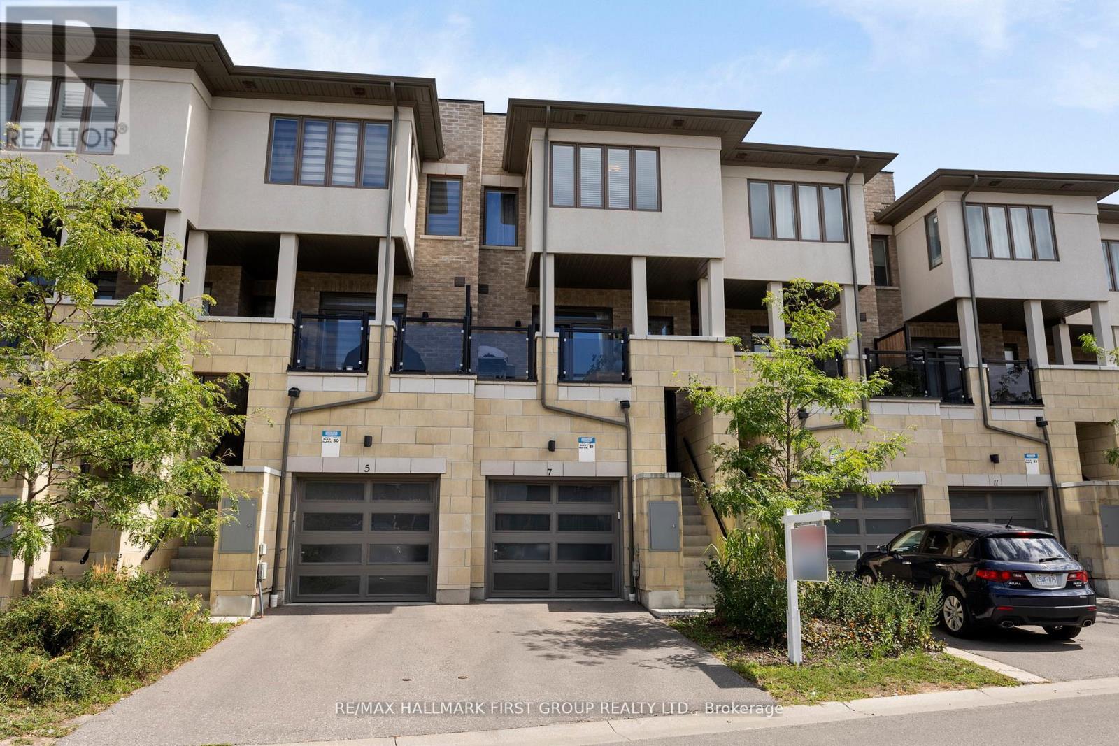 Photo 2 of 79 7 Shawfield Way, Whitby ON