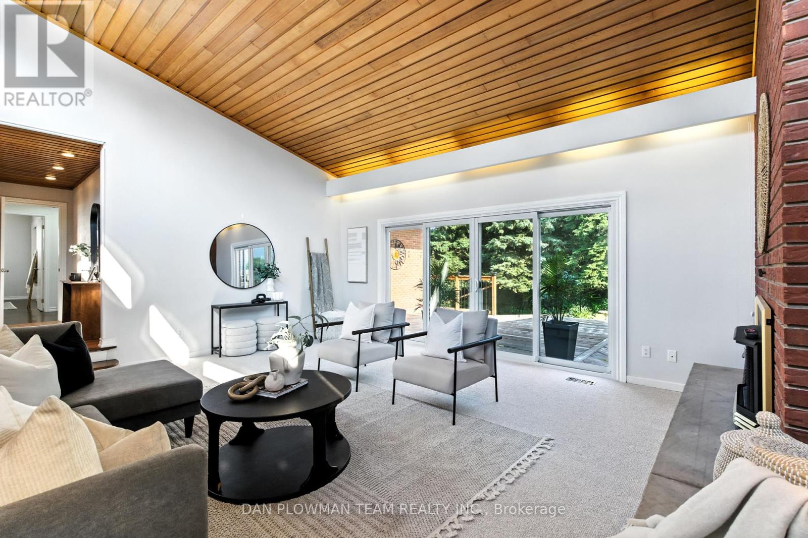 Photo 15 of 83 Sherwood Road E, Ajax ON