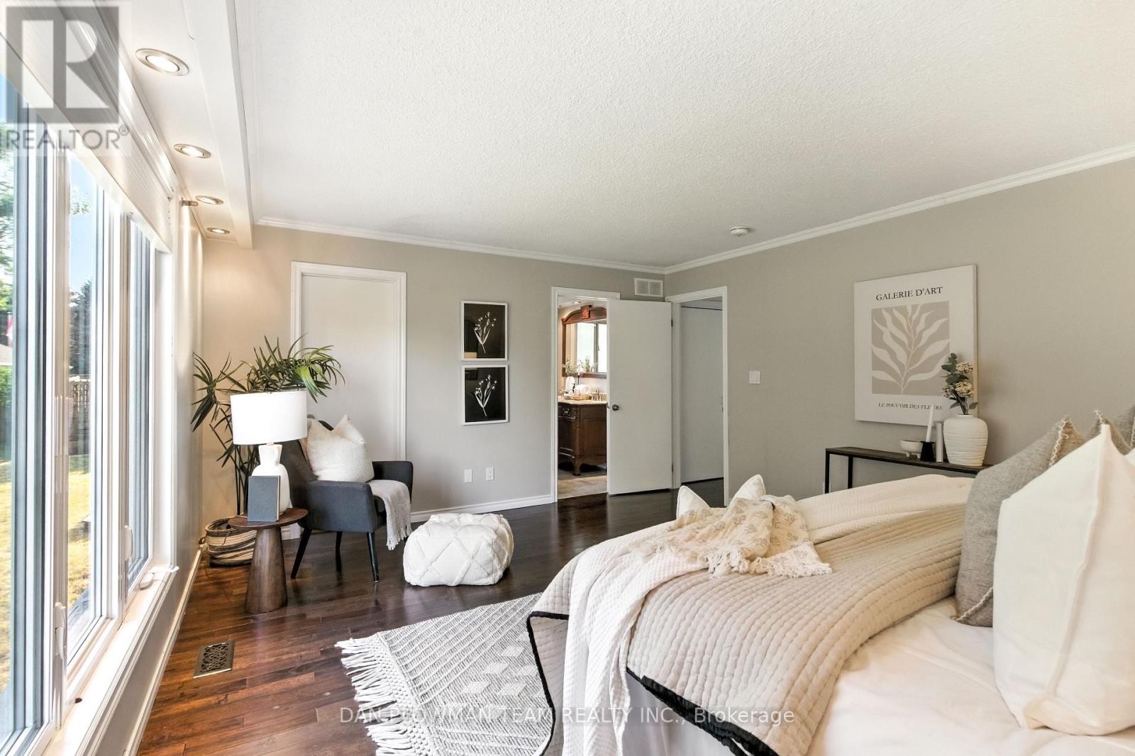 Photo 21 of 83 Sherwood Road E, Ajax ON