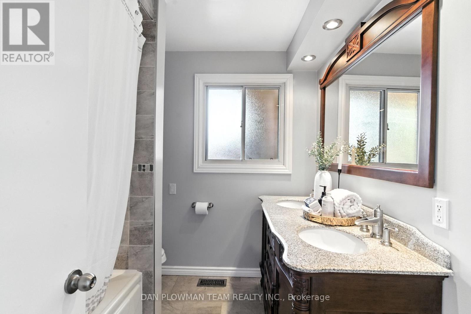 Photo 22 of 83 Sherwood Road E, Ajax ON
