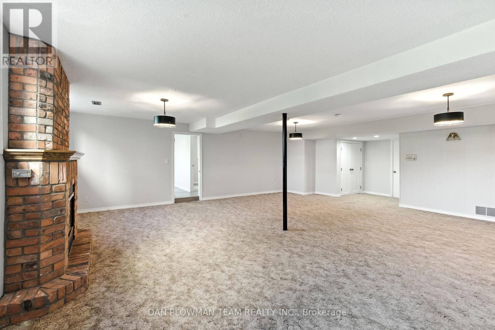 Photo 31 of 83 Sherwood Road E, Ajax ON