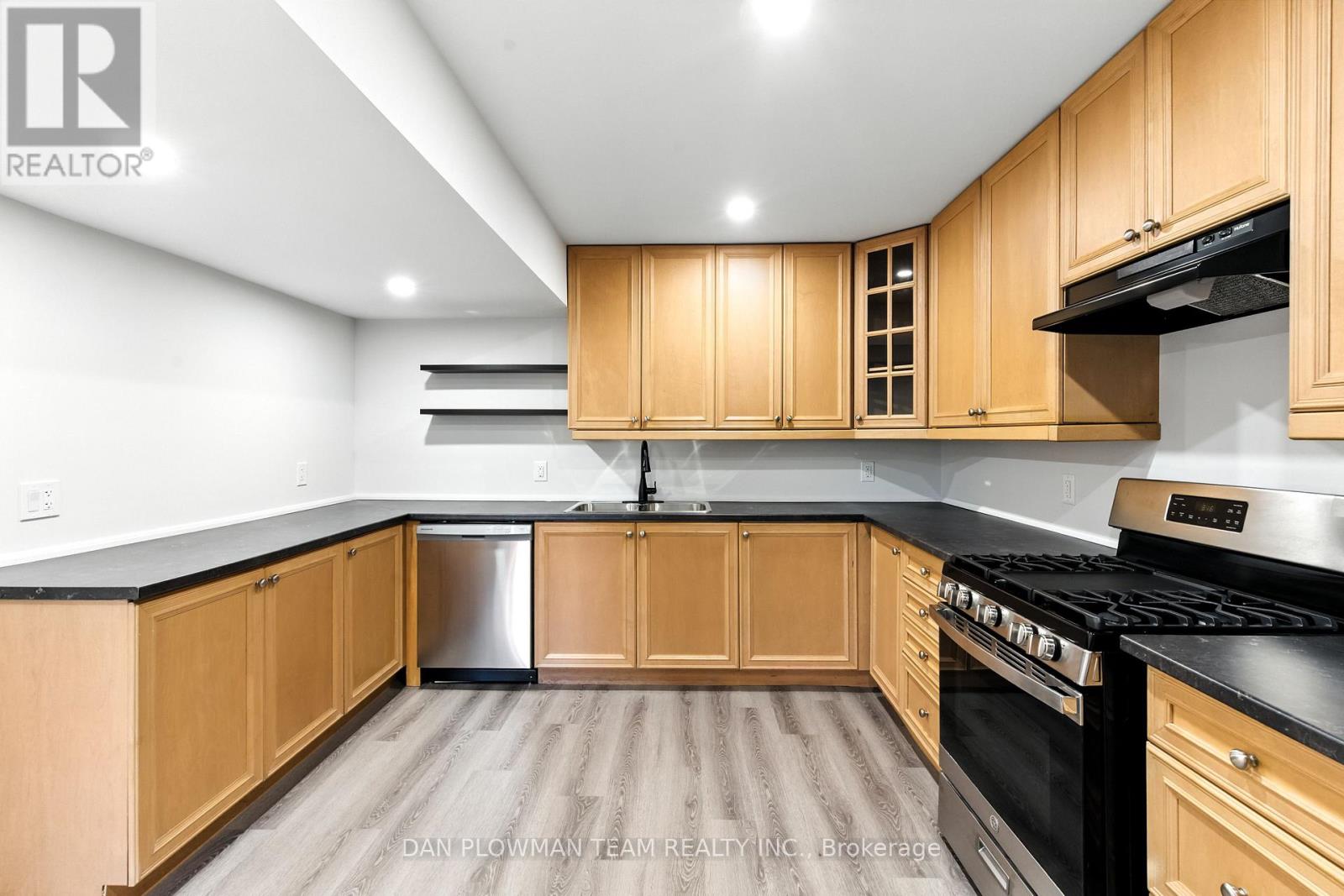 Photo 34 of 83 Sherwood Road E, Ajax ON