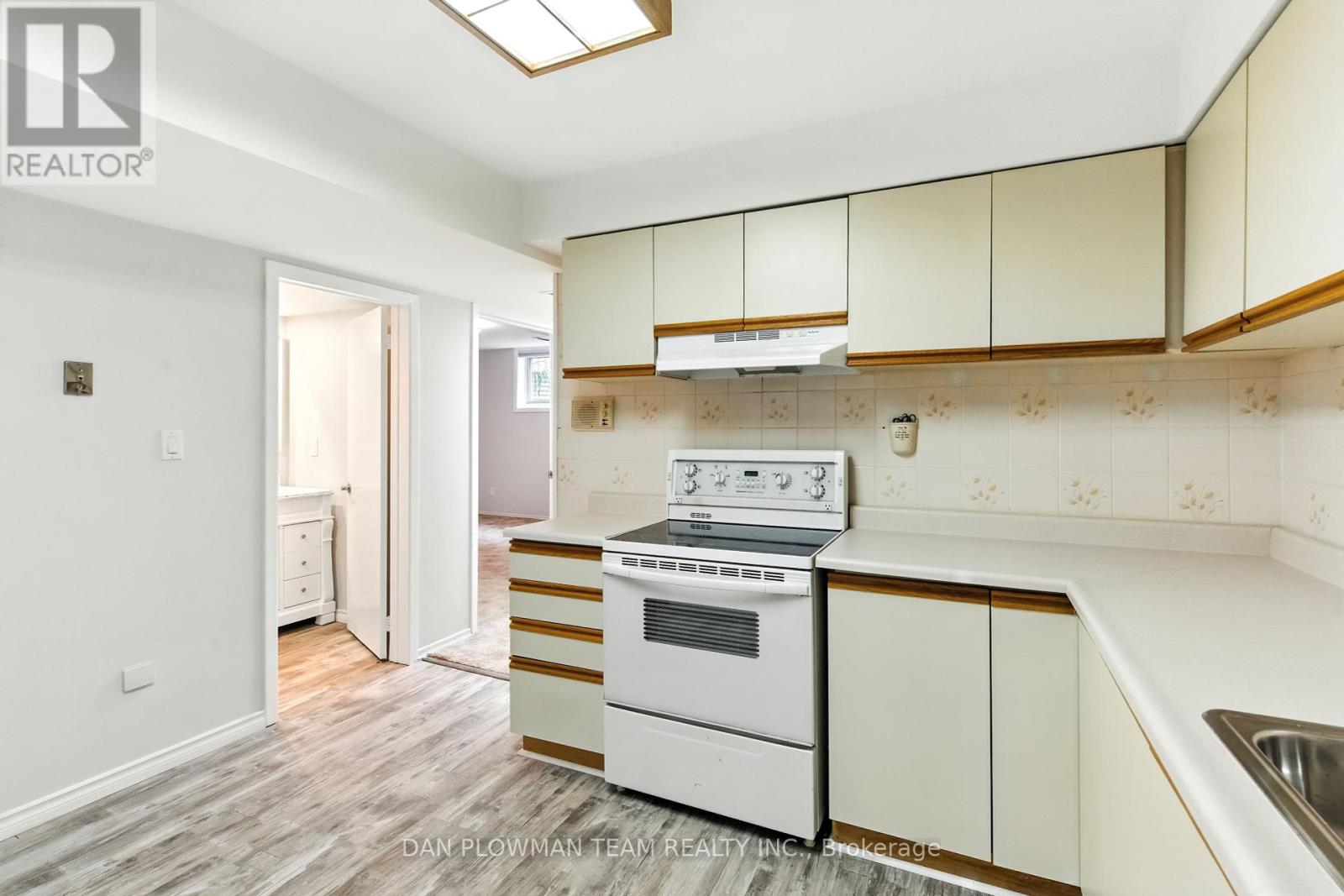 Photo 41 of 83 Sherwood Road E, Ajax ON