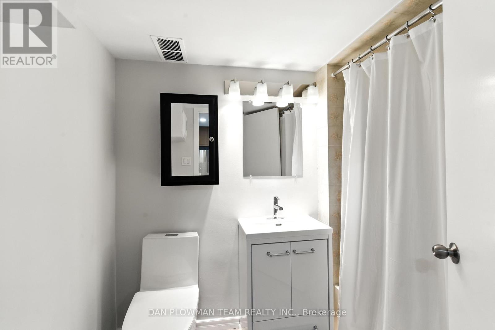 Photo 46 of 83 Sherwood Road E, Ajax ON