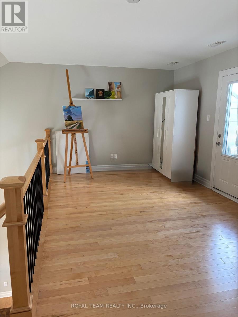 Photo 8 of 42 Meach Private, Ottawa ON