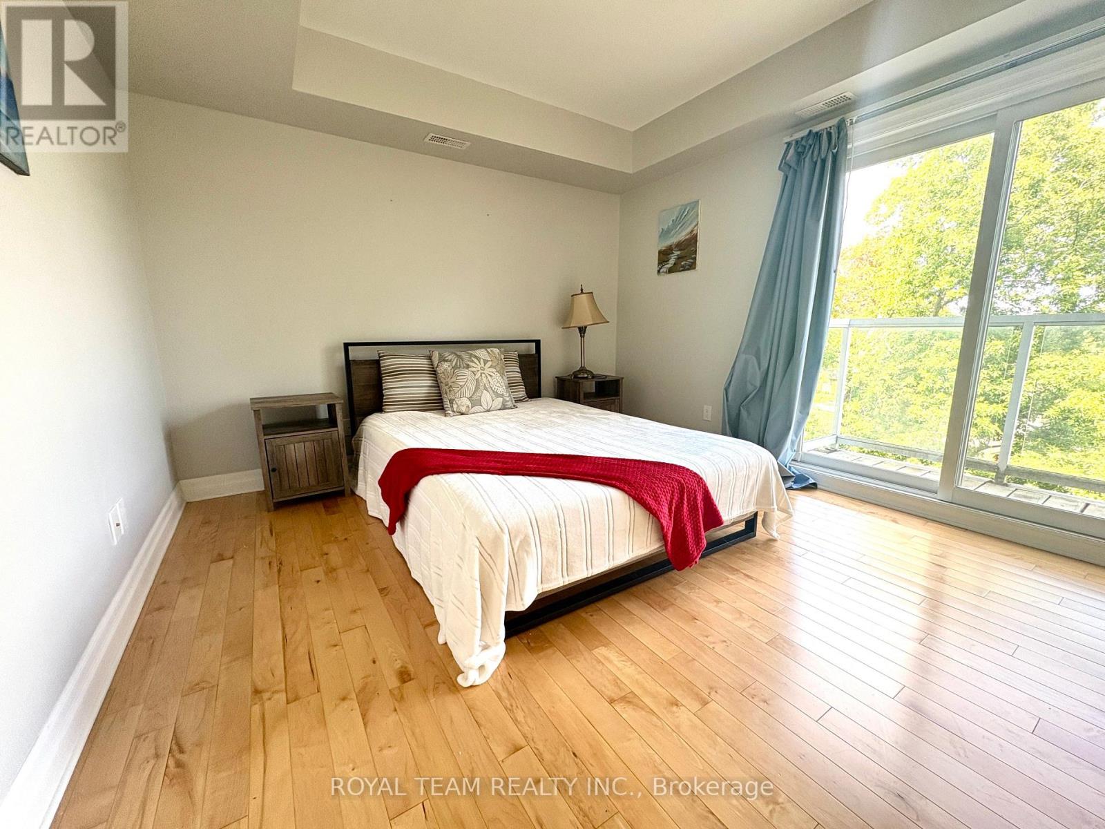 Photo 4 of 42 Meach Private, Ottawa ON