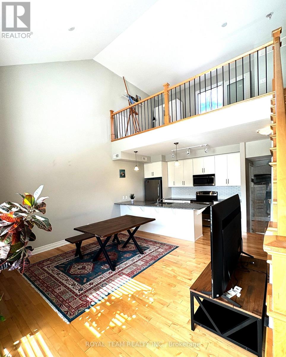 Photo 9 of 42 Meach Private, Ottawa ON
