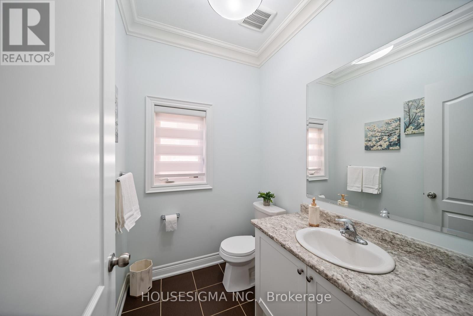 Photo 12 of 94 Forest Edge Crescent, East Gwillimbury ON